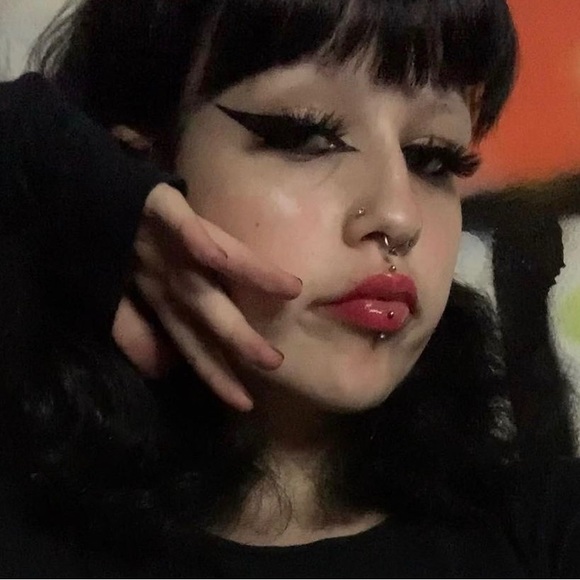 Meet your Posher, Megan - Picture 1 of 1